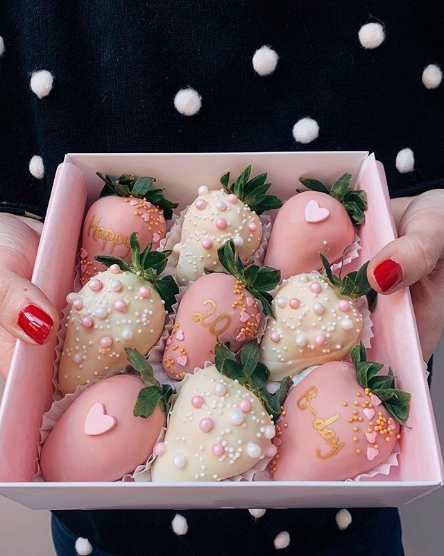 Tiernas y elegantes fresas caja x9