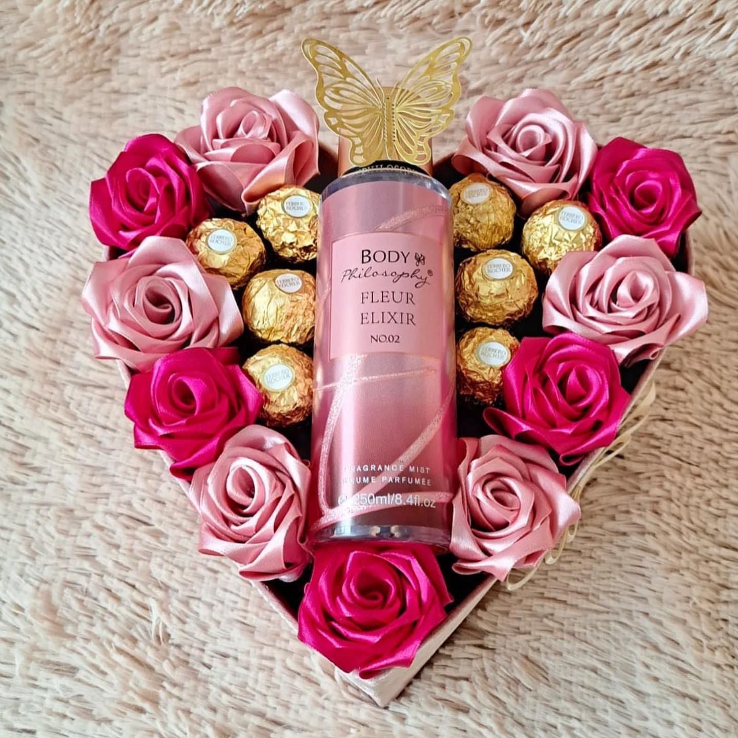 Corazón de rosas eternas con splash