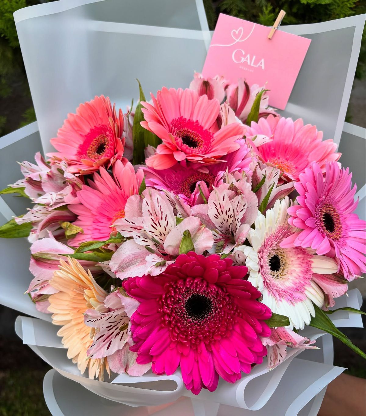 Bouquet gerberas con varidad de flores
