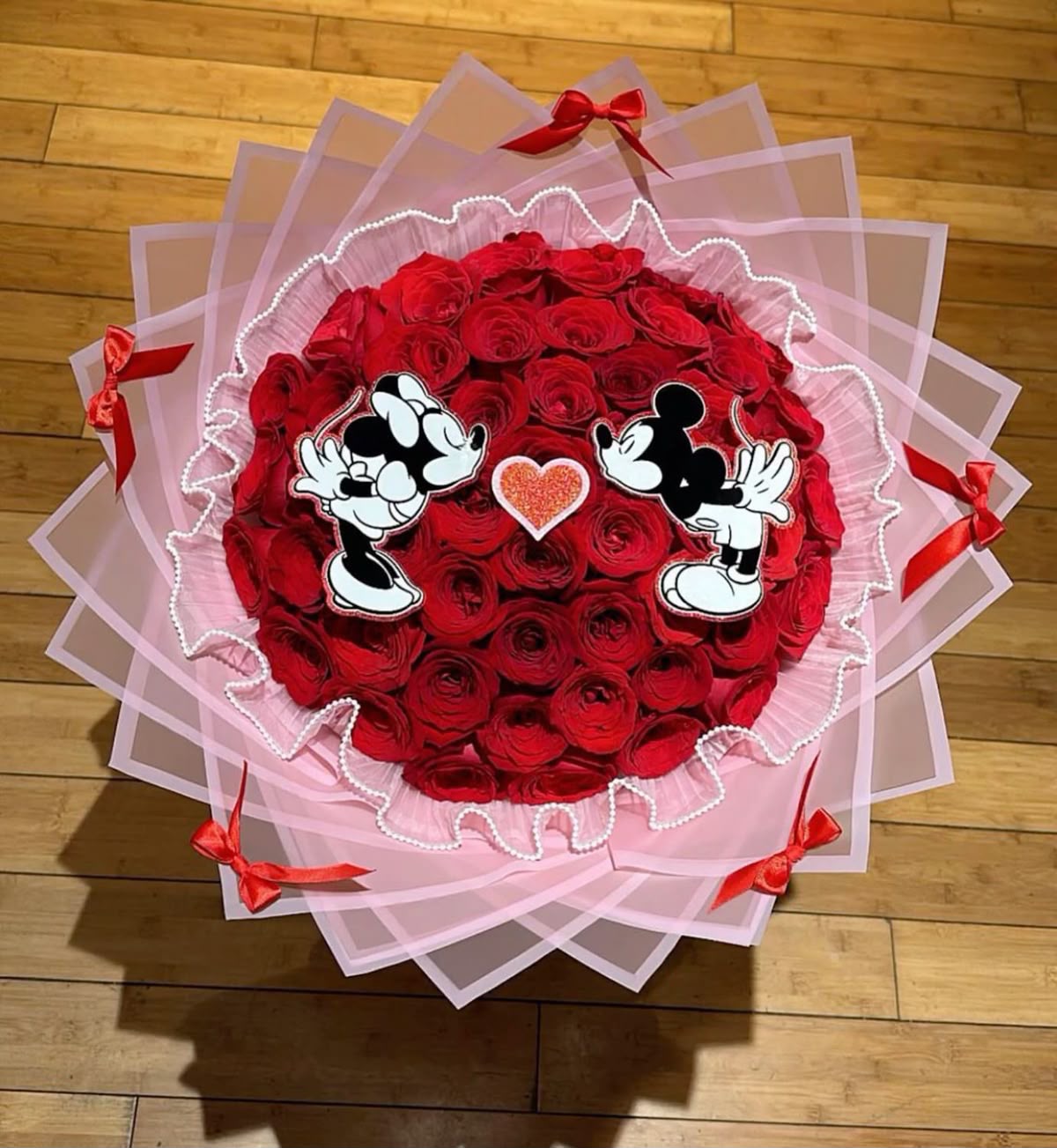 Ramo Minnie & Mickey x70 rosas